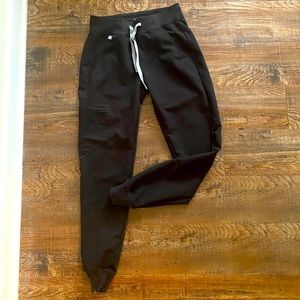 - XXS black Fig scrub joggers